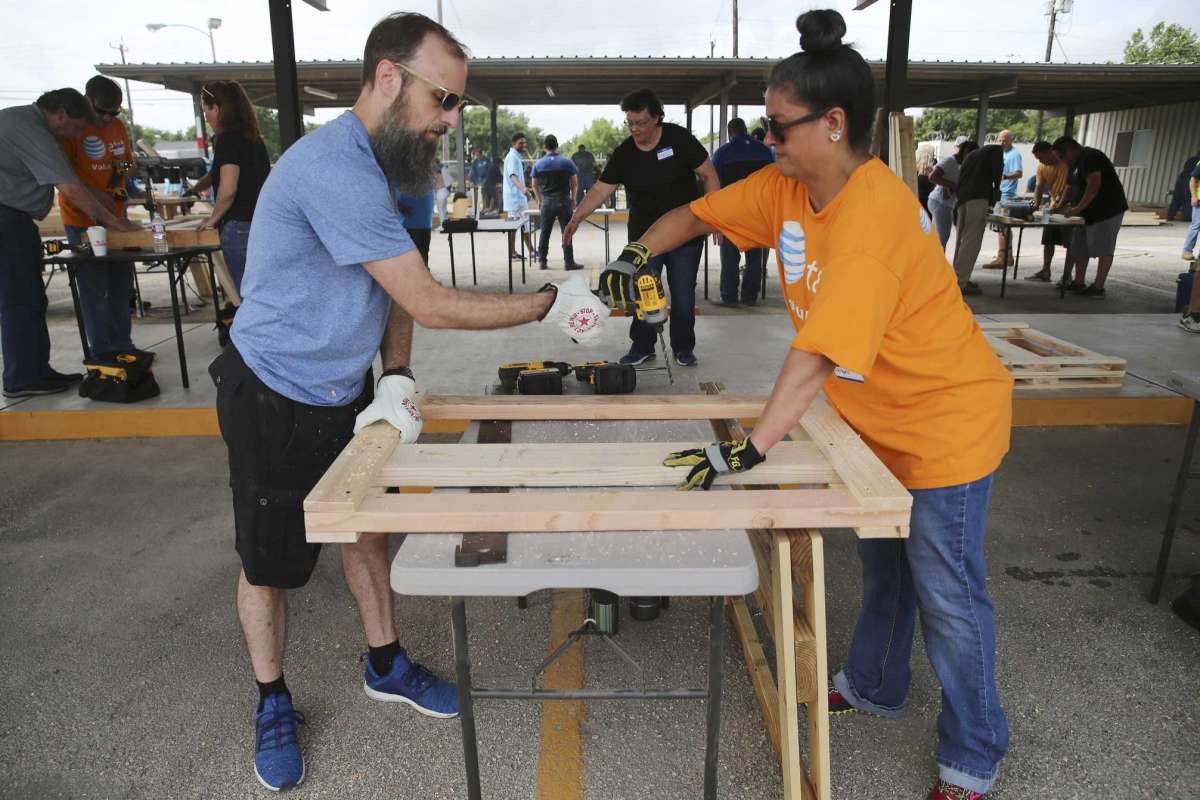 Nonprofit, AT&T team up to bring bunk beds to children